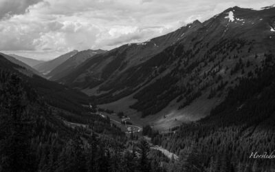Ins Tal schauen am Sölkpass.